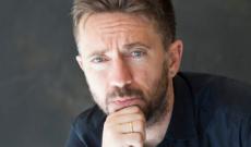 Arriva Scanzi, bagarre sui costi