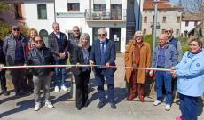 Una targa in onore della banca: &ldquo;Forte legame con la comunit&agrave;&rdquo;