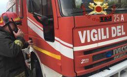 Esplode il forno mentre cucina: coinvolte mamma e figlia