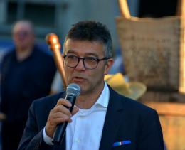 “Il cellulare? Vedo che lo usano...”