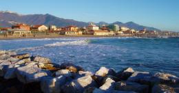 Una pausa di relax tra mare e montagne a Marina di Massa