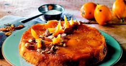 Torta di nespole caramellata