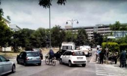 Donna si accascia in Commenda, evitata per poco