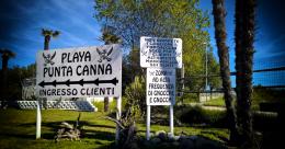 Sigilli alla spiaggia "fascista" di Punta Canna