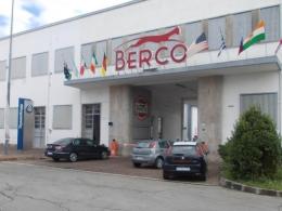Operaio della Berco schiacciato dalla sbarra di protezione, è grave