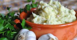Baccalà "veneziano" con cetrioli e yogurt