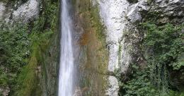 Molina, esplorare le cascate a bordo di un'altalena