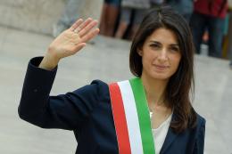 Virginia Raggi ringrazia gli studenti