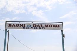 La storia dei bagni la fa "Dal Moro"