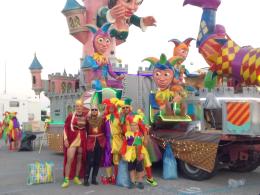 Carnevale d’estate, coriandoli e maschere