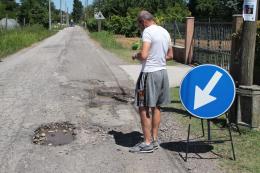 Strada? No colabrodo d'asfalto