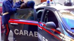 I carabinieri sventano il furto, inseguono i ladri e li prendono