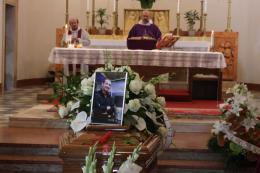Lacrime per l'addio a Stefano Mascellani