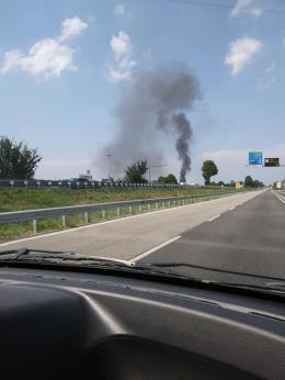 Rogo in un'azienda in Area 13, paura per la colonna di fumo