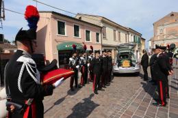 Tutti presenti per l’addio all’eroe