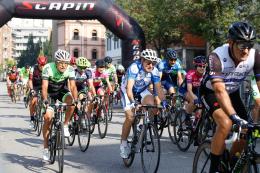 Argine chiuso, passa la corsa