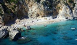 Cala dei gabbiani, un paradiso per gli amanti della tintarella