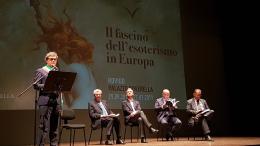 Si alza il sipario sulla grande mostra