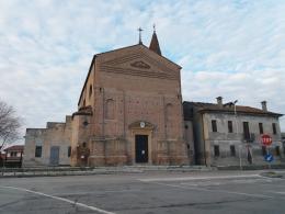 La piazza "fiorir&agrave;" in primavera