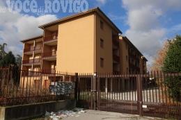 Il degrado negli ex alloggi militari