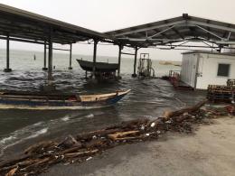 Delta, venti a 111 km/h e il mar Adriatico si mangia la costa
