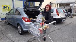 Assalto ai market per la minerale