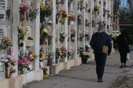Un due novembre con l’ombrello