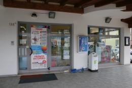 Spaccata nella farmacia comunale, i ladri scappano