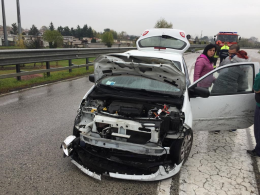 Schianto in  tangenziale, auto distrutta