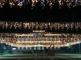 La città si illumina per Natale