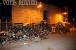 A un anno dal rogo: macerie e vandali