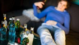 Alcol e giovani, fermare gli abusi