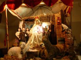 Natale senza simboli religiosi: bufera su una scuola rodigina