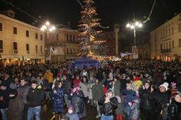 Tantissimi in piazza per brindare al 2019!