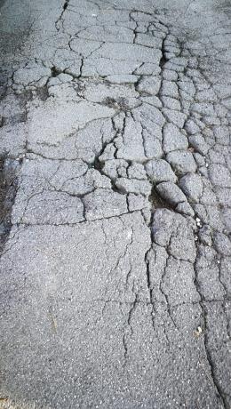 Via Matteotti come una pista da rally