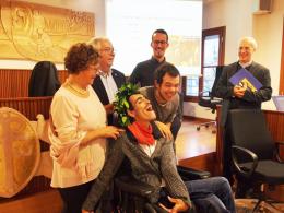 Affetto da tetraparesi si laurea in scienze religiose: "Voglio diventare prete"