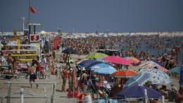 Molestie alla nipote in spiaggia a Sottomarina 

