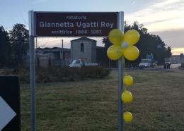 Città invasa da palloncini gialli, come mimose