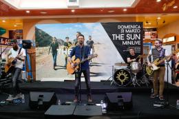 Grande folla alla Fattoria per i The Sun