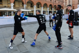 Sul ring di piazza Vittorio, i campioni della Pugilistica