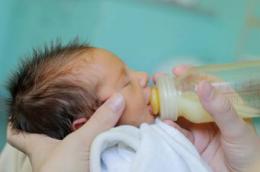 Nasce senza difese immunitarie, i medici gli salvano la vita