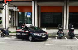 Tenta di uccidere il figlio di 5 anni con gli psicofarmaci