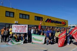Ossigeno per i lavoratori ex Mercatone: altri cinque mesi di cassa