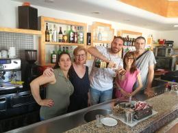 Bar Laura e Tiffany, gente di famiglia