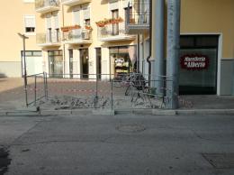 Cantiere fermo, disagi alla circolazione. "Sindaco intervieni"