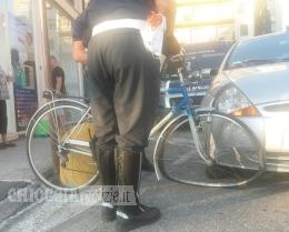 Ancora un ciclista investito in pieno centro