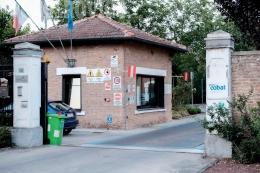 "Rifiuti esplosivi vicino ai nostri bimbi. Sindaco fai qualcosa"