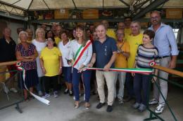 Taglio del nastro alla festa in Tassina