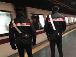 Ubriaco e ferito di spoglia sul treno: convoglio bloccato