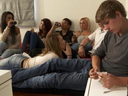 Droga: “Accendiamo la spia sui figli”